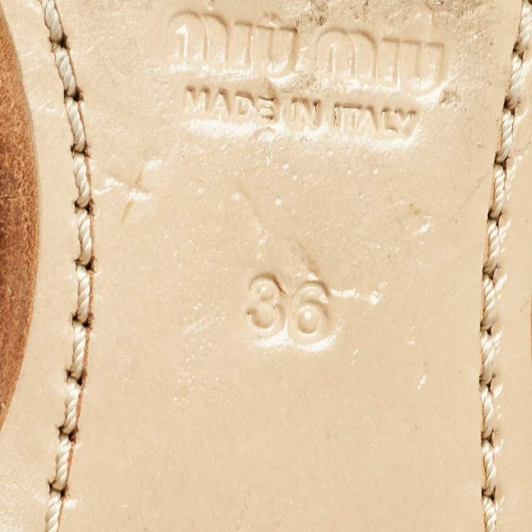 مملوكة مسبقًا Miu Miu Gold Cut Out Leather Flat Sandals Size 36