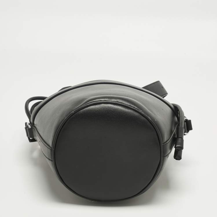 مملوكة مسبقًا Moncler Black Leather and Nylon Seaux Seaux Bucket Bag