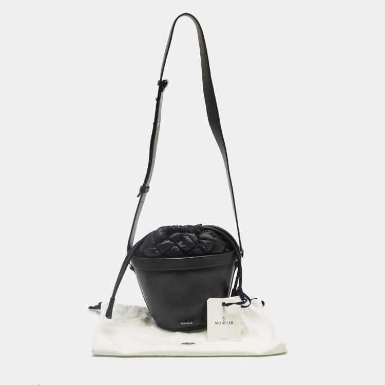 مملوكة مسبقًا Moncler Black Leather and Nylon Seaux Seaux Bucket Bag