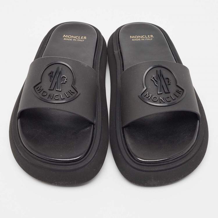 Pre Owned Moncler Black Rubber Slyder Flat Slides Size 39