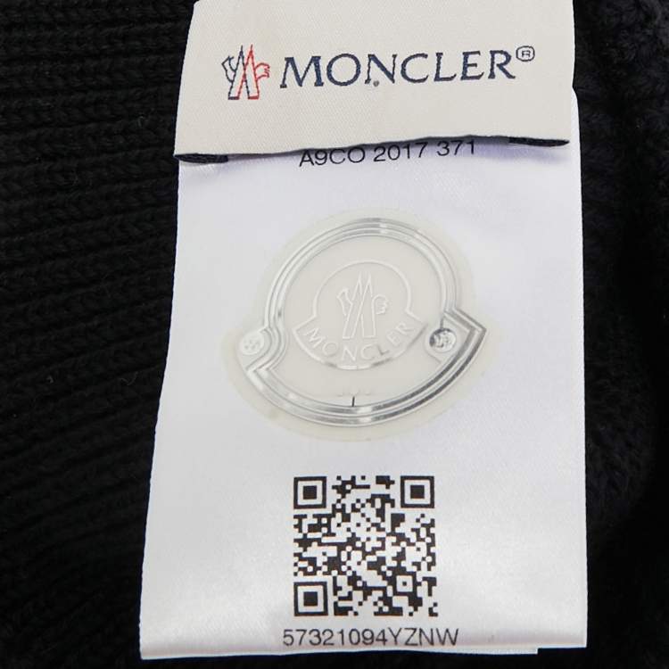 Pre Owned Moncler Black Logo Patch Wool Beanie and Scarf