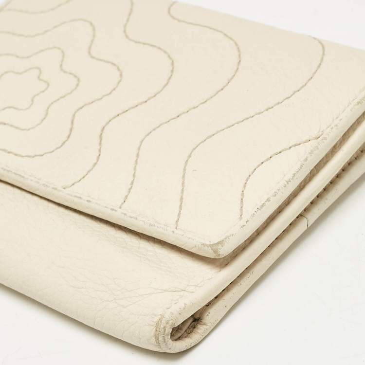 Pre Owned Montblanc White Leather Starisma Compact Trifold Wallet