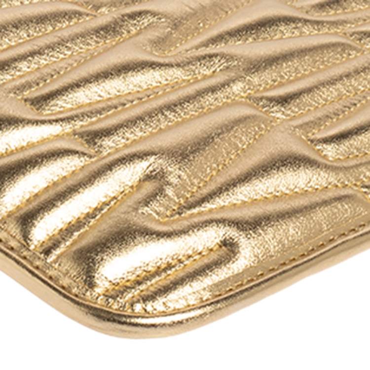 مملوكة مسبقًا Moschino Gold Leather Pochette