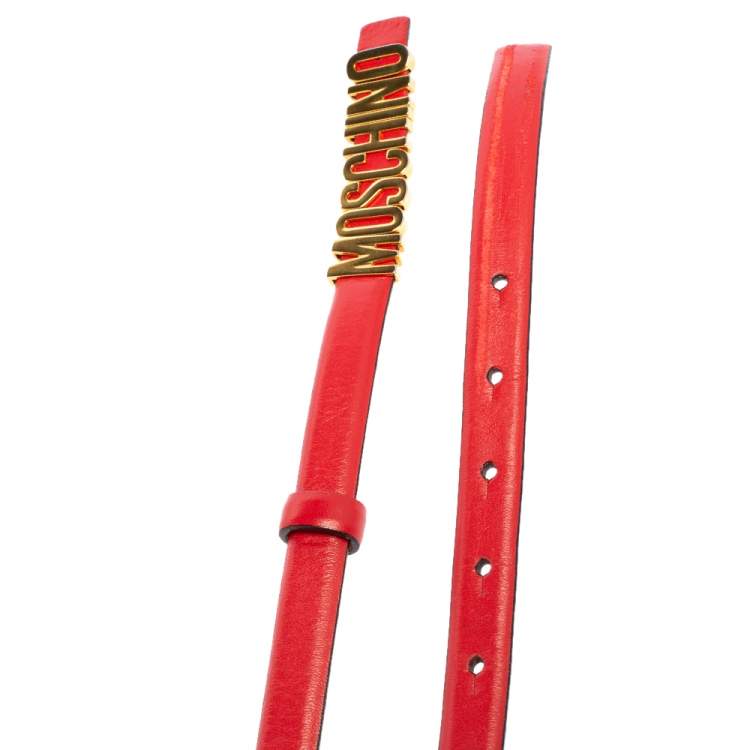 مملوكة مسبقًا Moschino Red Leather Classic Logo Slim Belt 105 CM