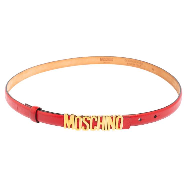 مملوكة مسبقًا Moschino Red Leather Classic Logo Slim Belt 105 CM