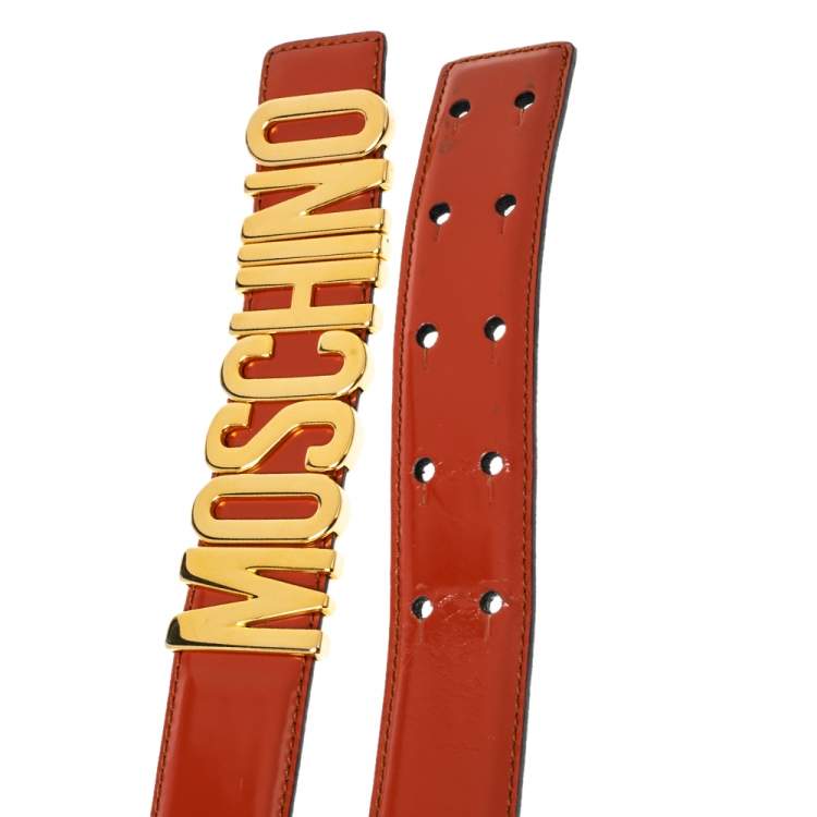 مملوكة مسبقًا Moschino Mahogany Brown Glossy Leather Classic Logo Belt 75CM