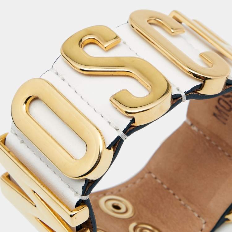مملوكة مسبقًا Moschino Logo Plaque White Leather Cuff Bracelet