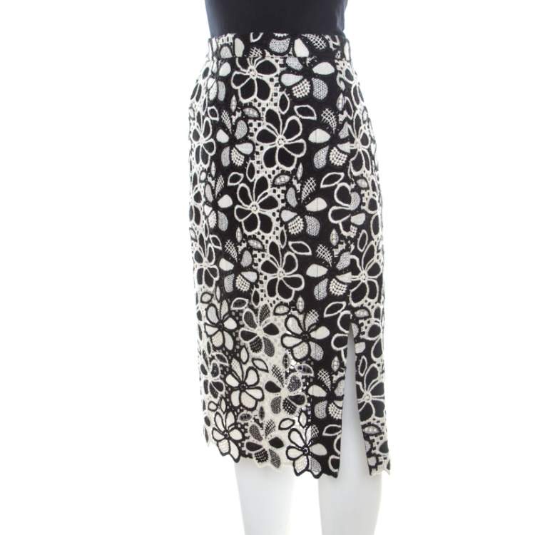 Pre Owned Boutique Moschino Monochrome Floral Lace Pencil Skirt L
