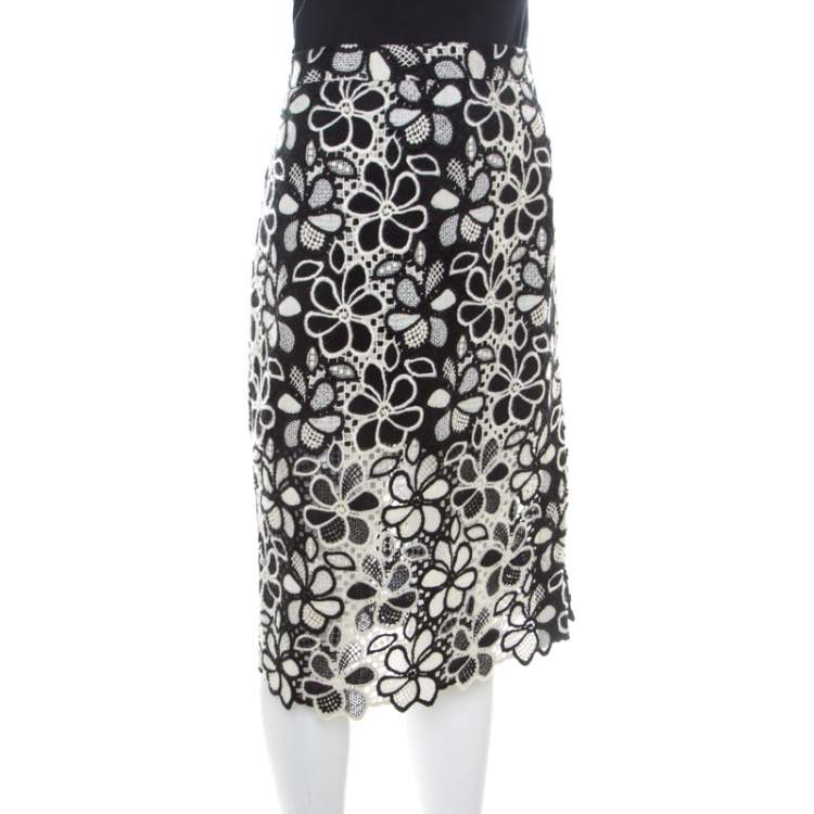 Pre Owned Boutique Moschino Monochrome Floral Lace Pencil Skirt L