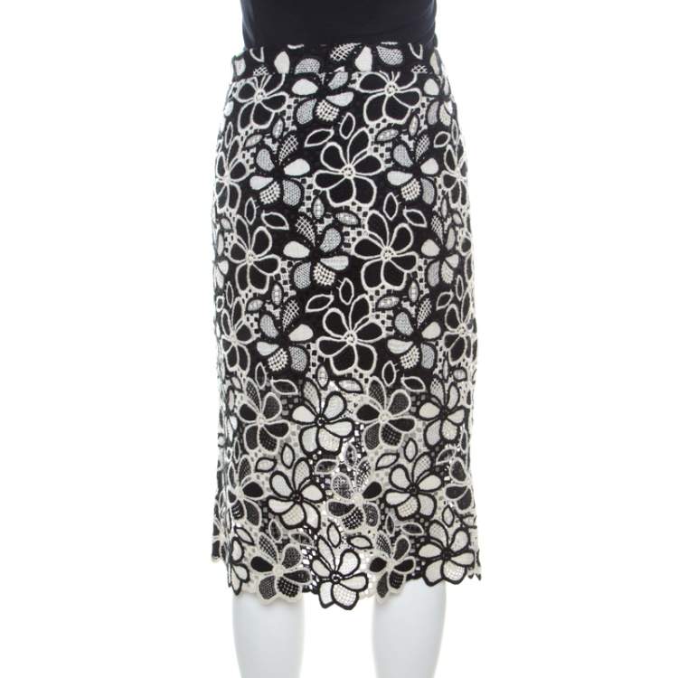 Pre Owned Boutique Moschino Monochrome Floral Lace Pencil Skirt L