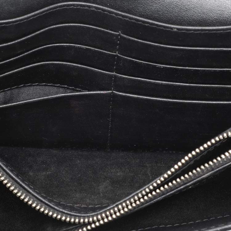 Pre Owned Moschino Black Patent Leather Number Plate Chain Clutch