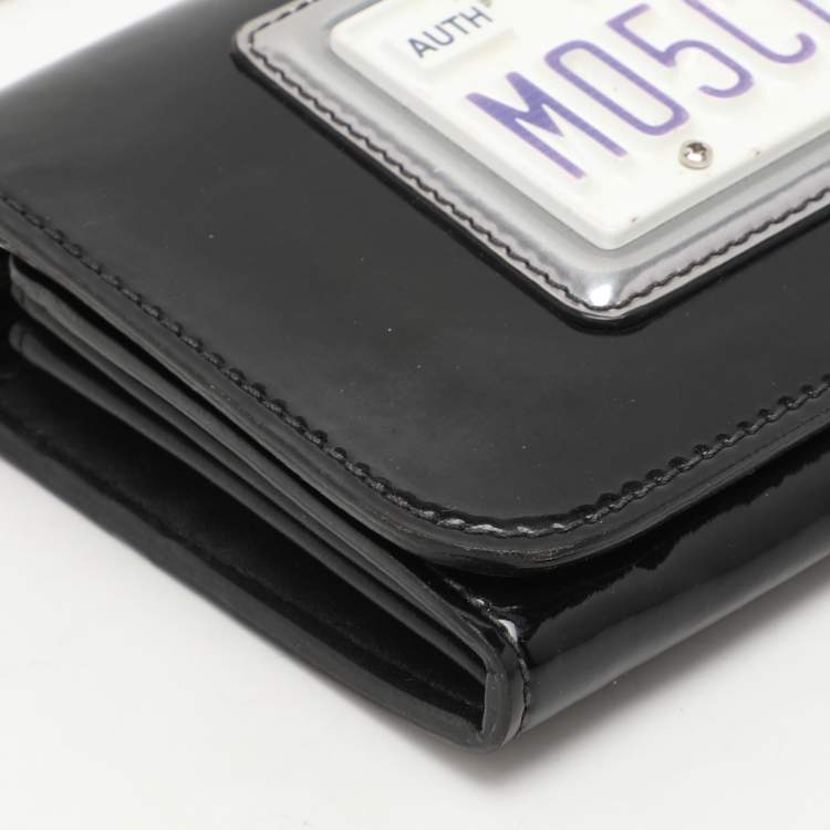 Pre Owned Moschino Black Patent Leather Number Plate Chain Clutch