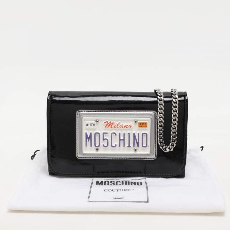 Pre Owned Moschino Black Patent Leather Number Plate Chain Clutch