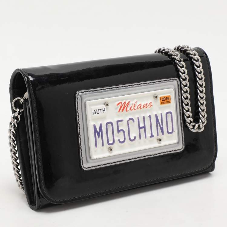 Pre Owned Moschino Black Patent Leather Number Plate Chain Clutch