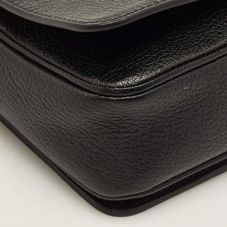 Pre Owned حقيبة كتف موسكينو شعار قلاب جلد أسود