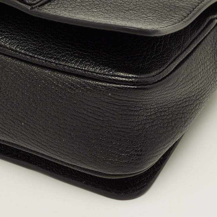 Pre Owned حقيبة كتف موسكينو شعار قلاب جلد أسود