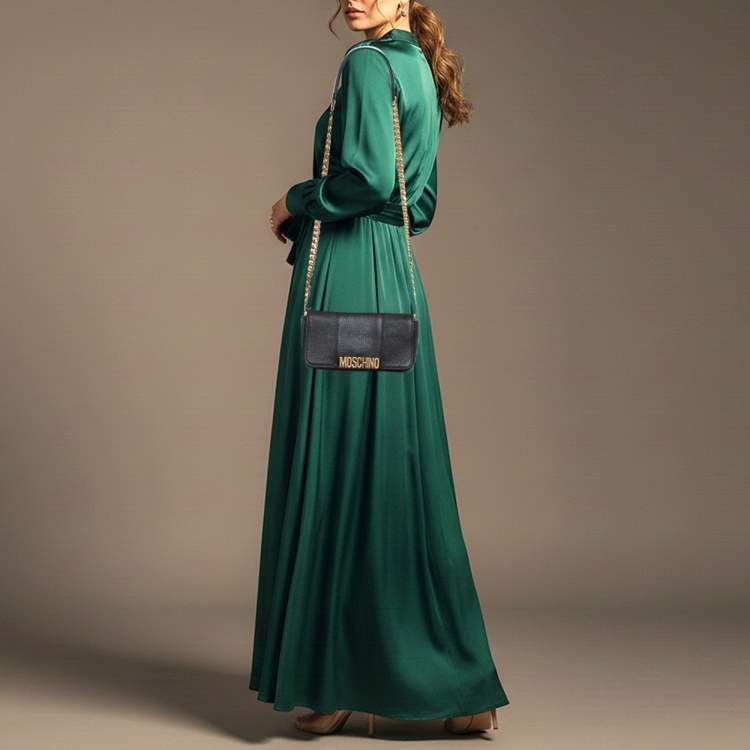 Pre Owned حقيبة كتف موسكينو شعار قلاب جلد أسود