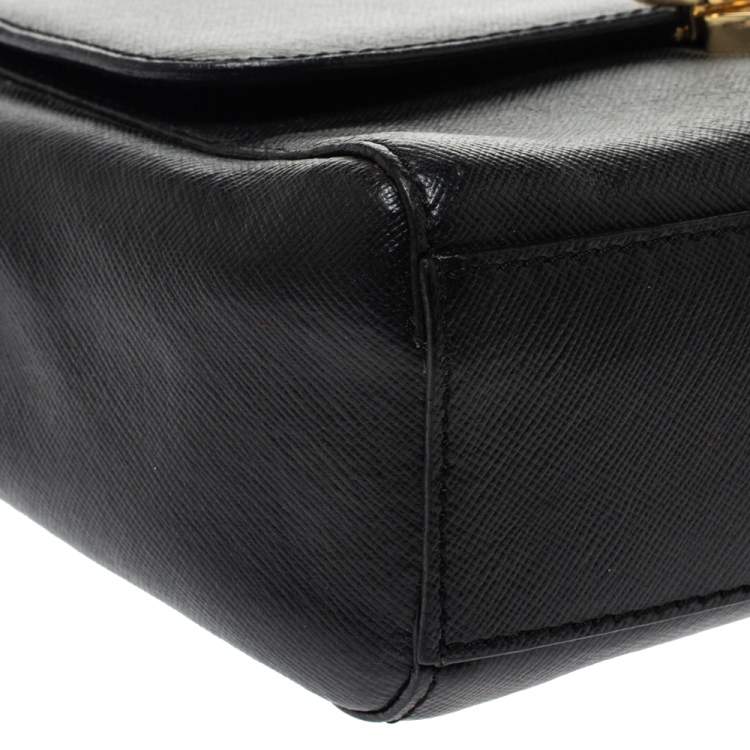 Pre Owned Moschino Black Leather Heart Clasp Shoulder Bag