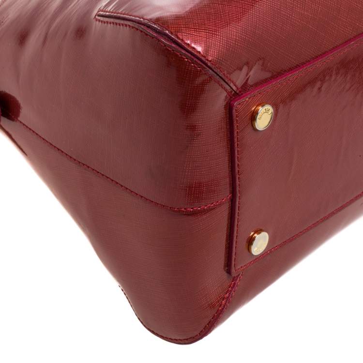 Pre Owned Moschino Cinnamon Red Patent Vinyl Heart Charm Dome Satchel