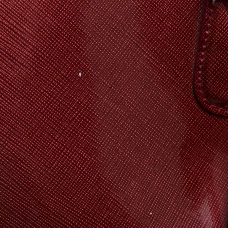 Pre Owned Moschino Cinnamon Red Patent Vinyl Heart Charm Dome Satchel