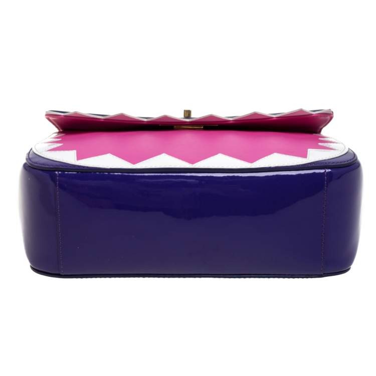مملوكة مسبقًا Moschino Multicolor Patent Leather Bird Face Flap Shoulder Bag