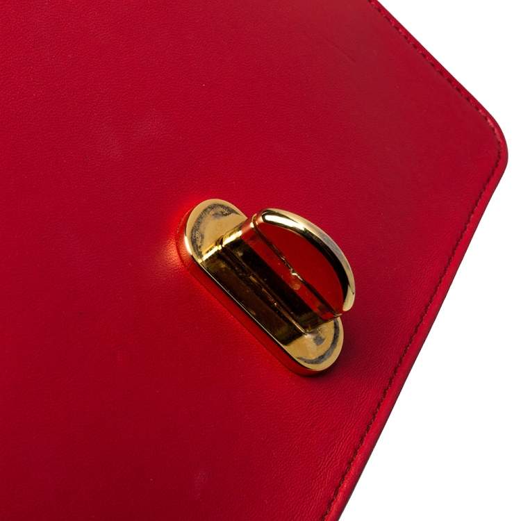 مملوكة مسبقًا Moschino Red Quilted Leather Logo Flap Shoulder Bag