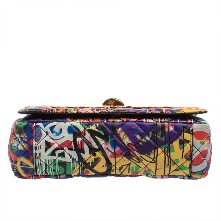 مملوكة مسبقًا Moschino Multicolor Graffiti Print Quilted Leather Shoulder Bag