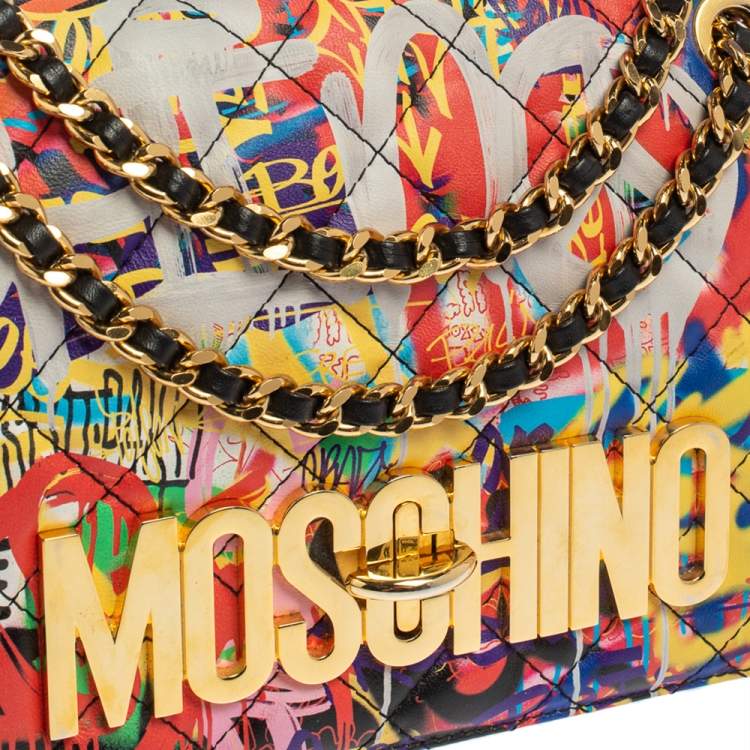 مملوكة مسبقًا Moschino Multicolor Graffiti Print Quilted Leather Shoulder Bag