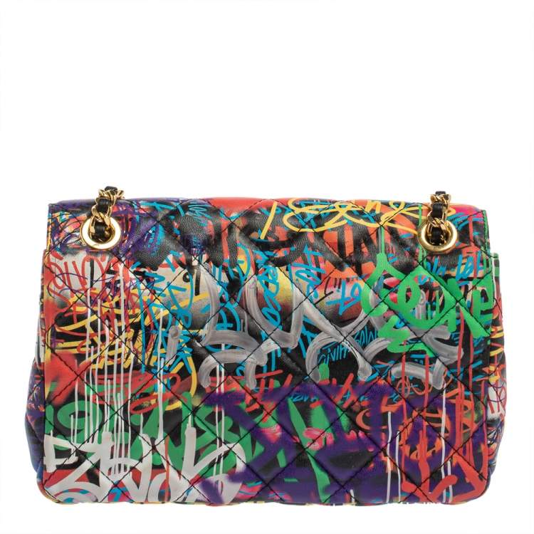 مملوكة مسبقًا Moschino Multicolor Graffiti Print Quilted Leather Shoulder Bag