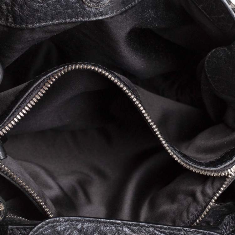 مملوكة مسبقًا Moschino Black Monogram Leather and Canvas Lock Tote