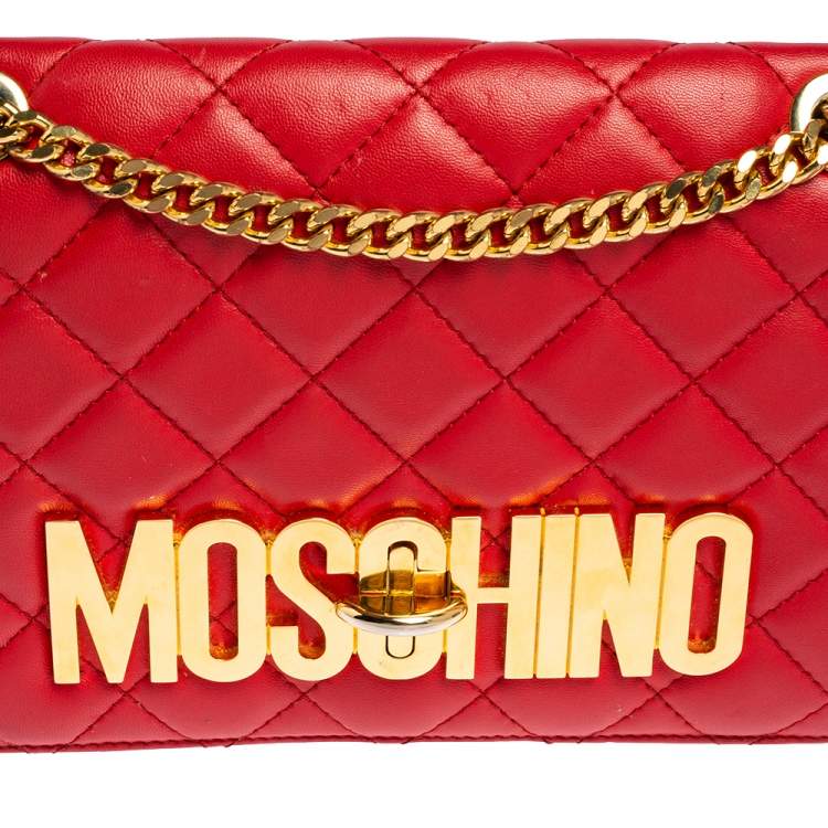 مملوكة مسبقًا Moschino Red Quilted Leather Logo Flap Shoulder Bag