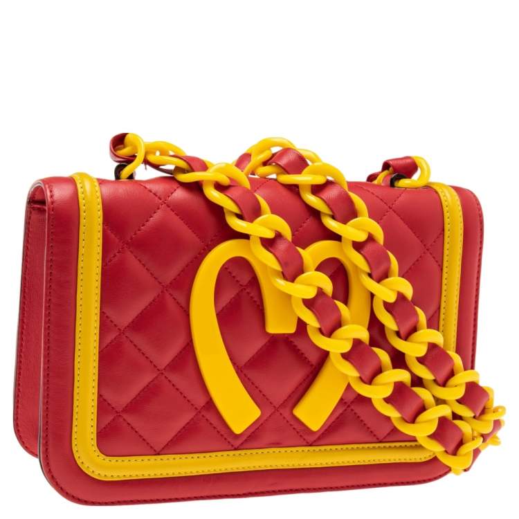 مملوكة مسبقًا Moschino Red/Yellow Quilted Leather McDonald's Happy Meal Shoulder Bag