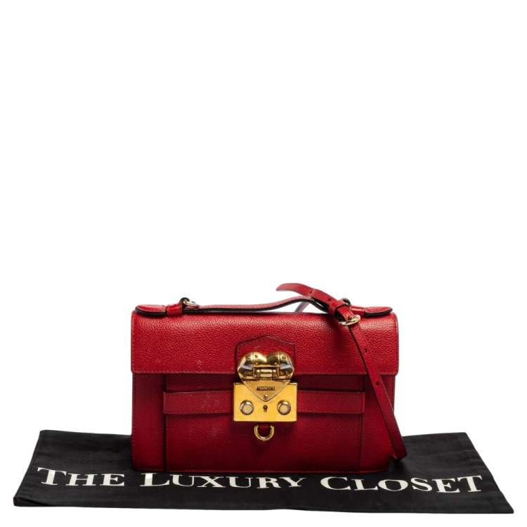 Pre Owned Moschino Red Leather Heart Clasp Flap Crossbody Bag