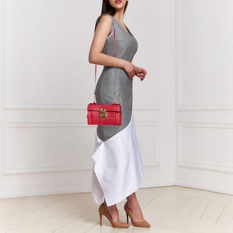 Pre Owned Moschino Red Leather Heart Clasp Flap Crossbody Bag