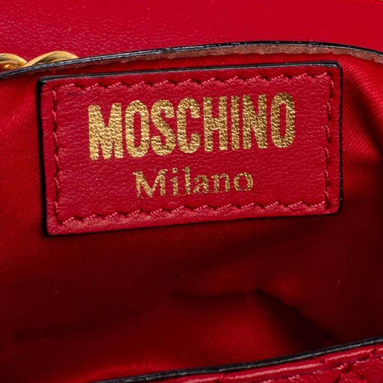 مملوكة مسبقًا Moschino Red Quilted Leather Logo Turnlock Chain Pochette 