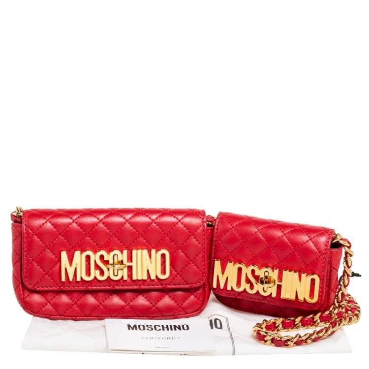 مملوكة مسبقًا Moschino Red Quilted Leather Logo Turnlock Chain Pochette 