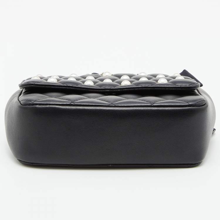 Pre Owned Moschino Black Quilted Leather Faux Pearl Embellished Flap Shoulder Bag