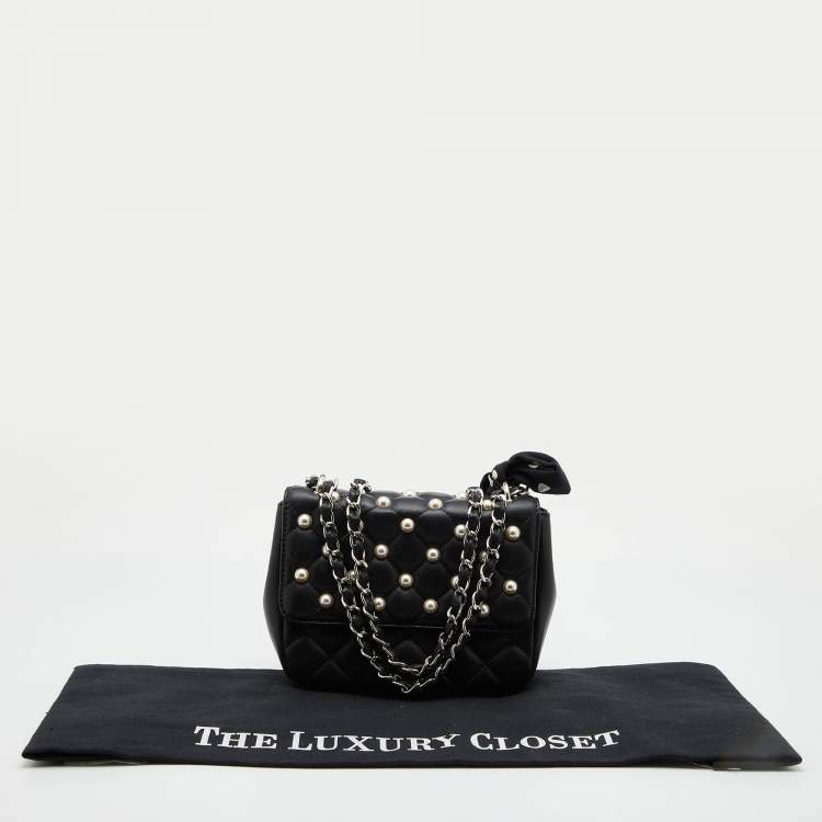 Pre Owned Moschino Black Quilted Leather Faux Pearl Embellished Flap Shoulder Bag