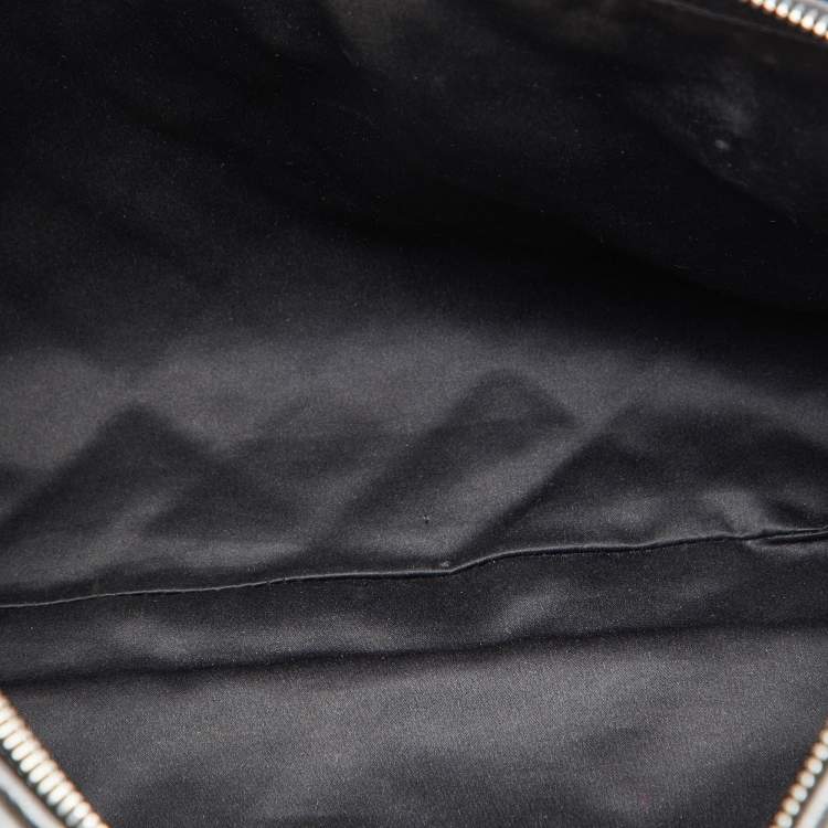 مملوكة مسبقًا Moschino Black Quilted Patent Leather Oversize Clutch