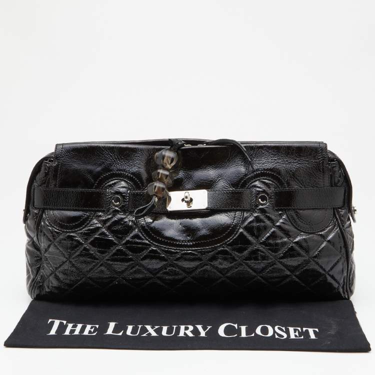 مملوكة مسبقًا Moschino Black Quilted Patent Leather Oversize Clutch