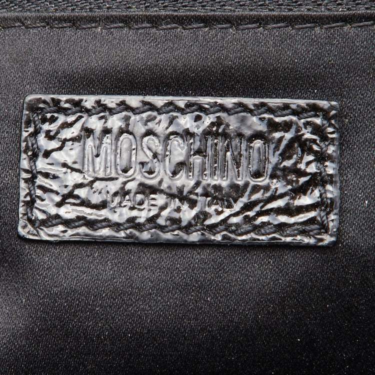 مملوكة مسبقًا Moschino Black Quilted Patent Leather Oversize Clutch