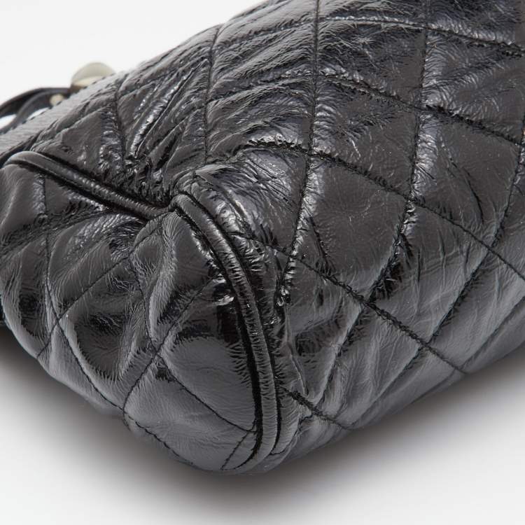 مملوكة مسبقًا Moschino Black Quilted Patent Leather Oversize Clutch