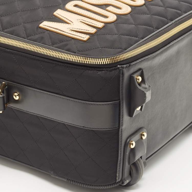 مملوكة مسبقًا Moschino Black Quilted Nylon and Leather Classic Logo Carry On Rolling Luggage 