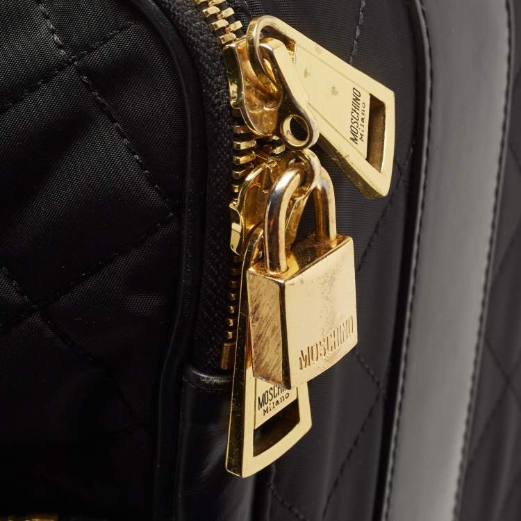 مملوكة مسبقًا Moschino Black Quilted Nylon and Leather Classic Logo Carry On Rolling Luggage 
