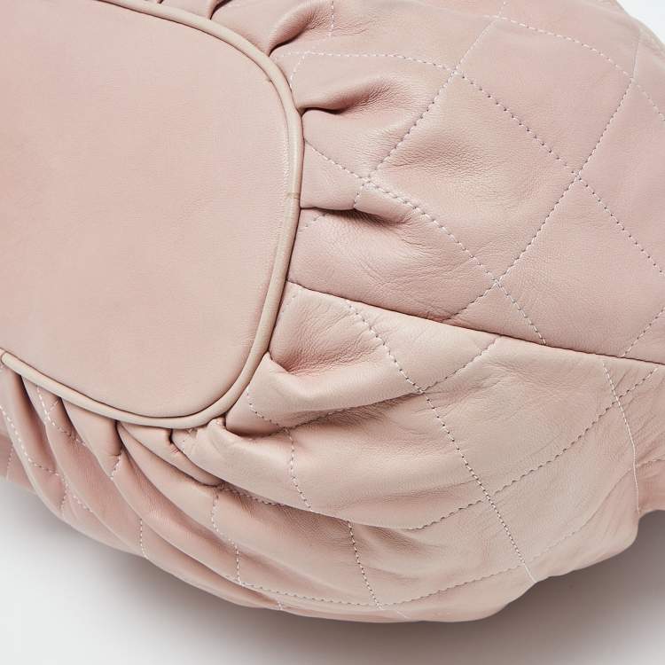مملوكة مسبقًا Moschino Pink Quilted Leather Pearl Embellished Satchel