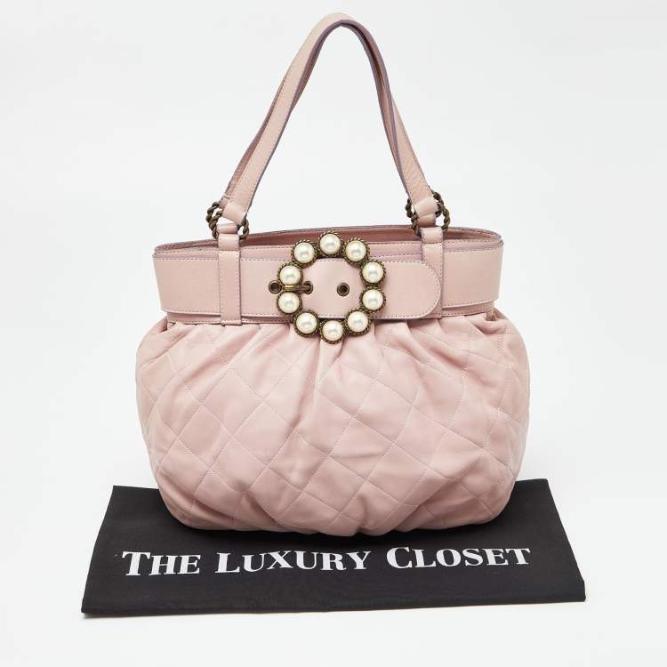 مملوكة مسبقًا Moschino Pink Quilted Leather Pearl Embellished Satchel
