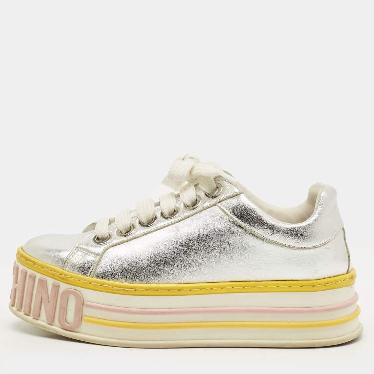 مملوكة مسبقًا Moschino Size 37 Silver Leather Platform Lace Up Sneakers