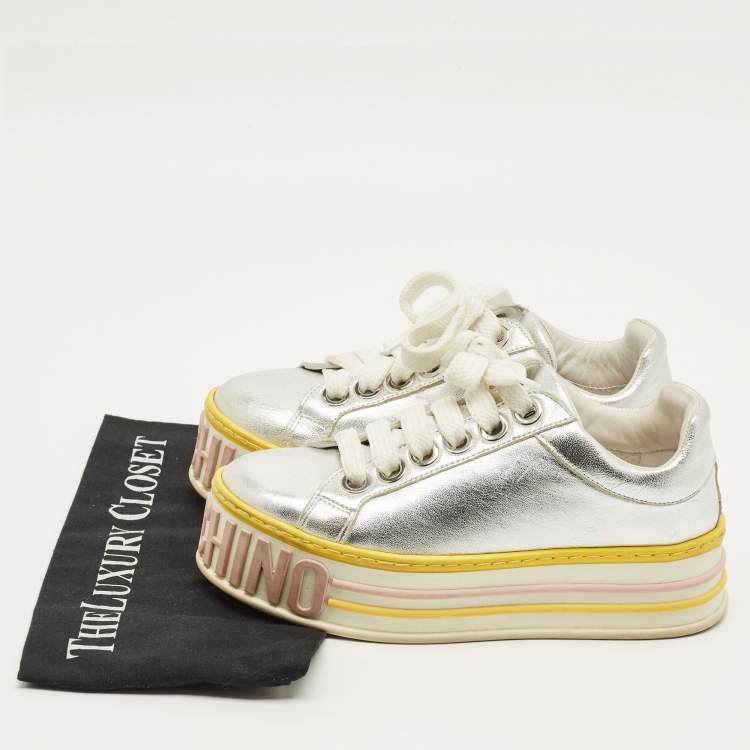 مملوكة مسبقًا Moschino Size 37 Silver Leather Platform Lace Up Sneakers