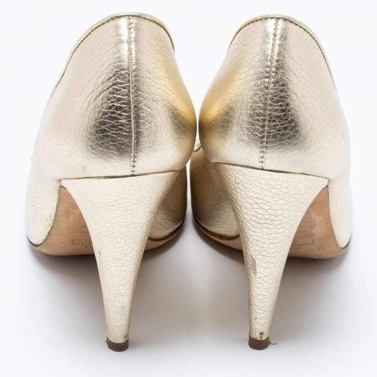 Pre Owned Moschino Metallic Gold Leather Logo Embellished Pointed Toe Pumps Size 36