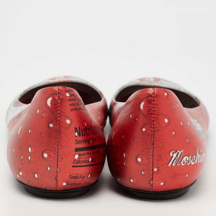 مملوكة مسبقًا Moschino Silver/Orange Printed Leather Ballet Flats Size 39